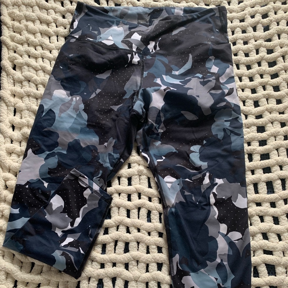 Old Navy Active Leggings